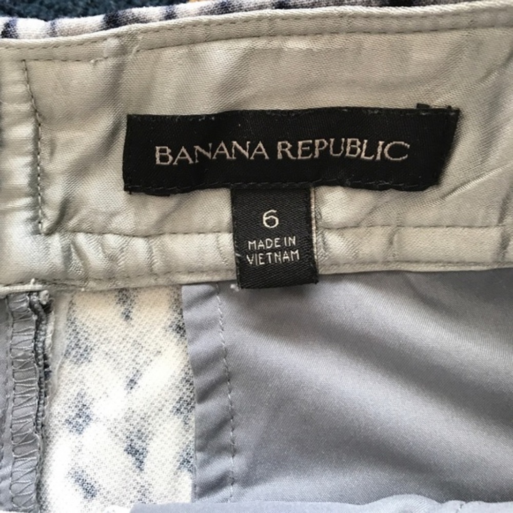 Banana Rep Yarn Printed Trompe L'oeil Shorts - Picture 4 of 6